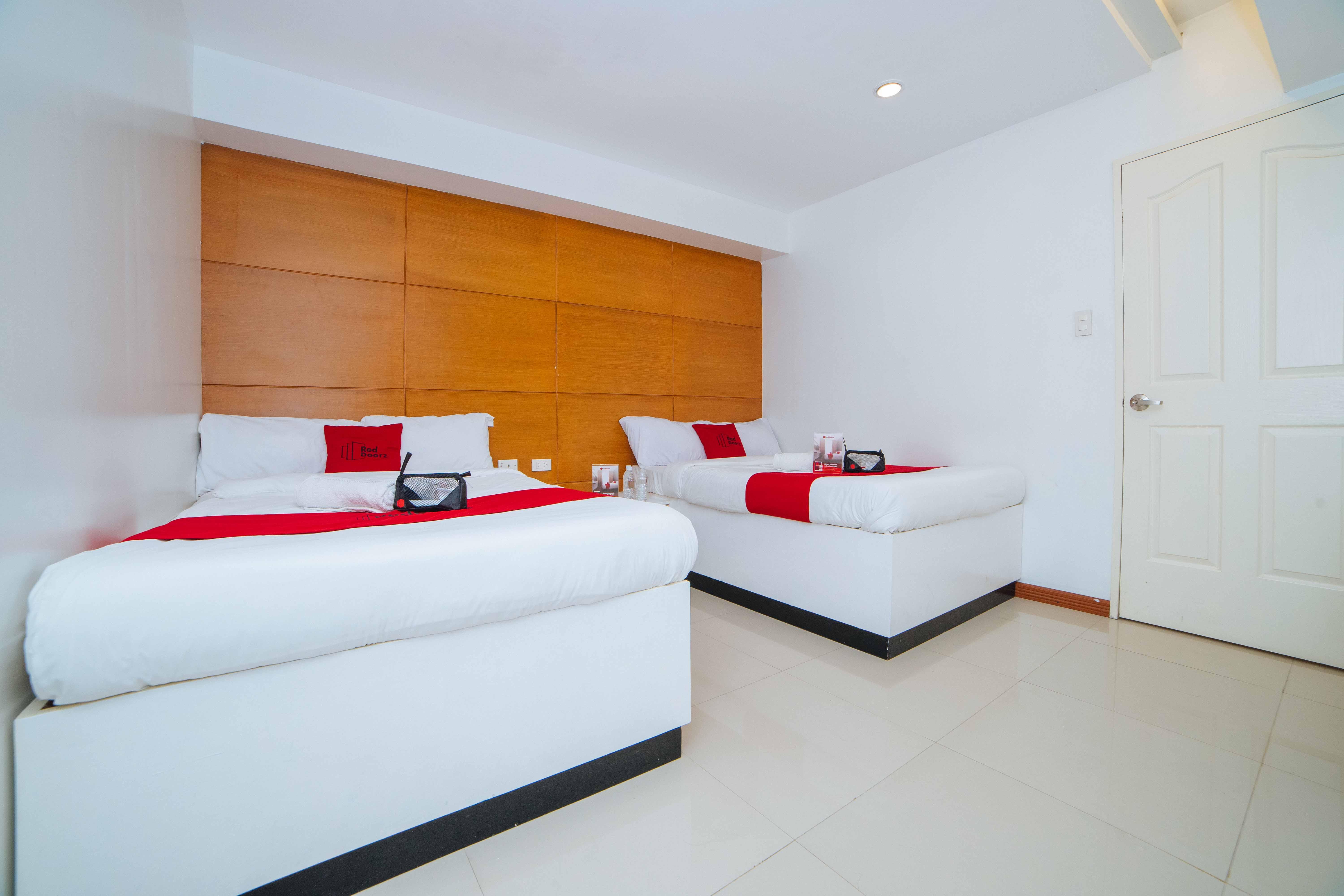 Hotel RedDoorz near Bambang Station Manila Exterior foto