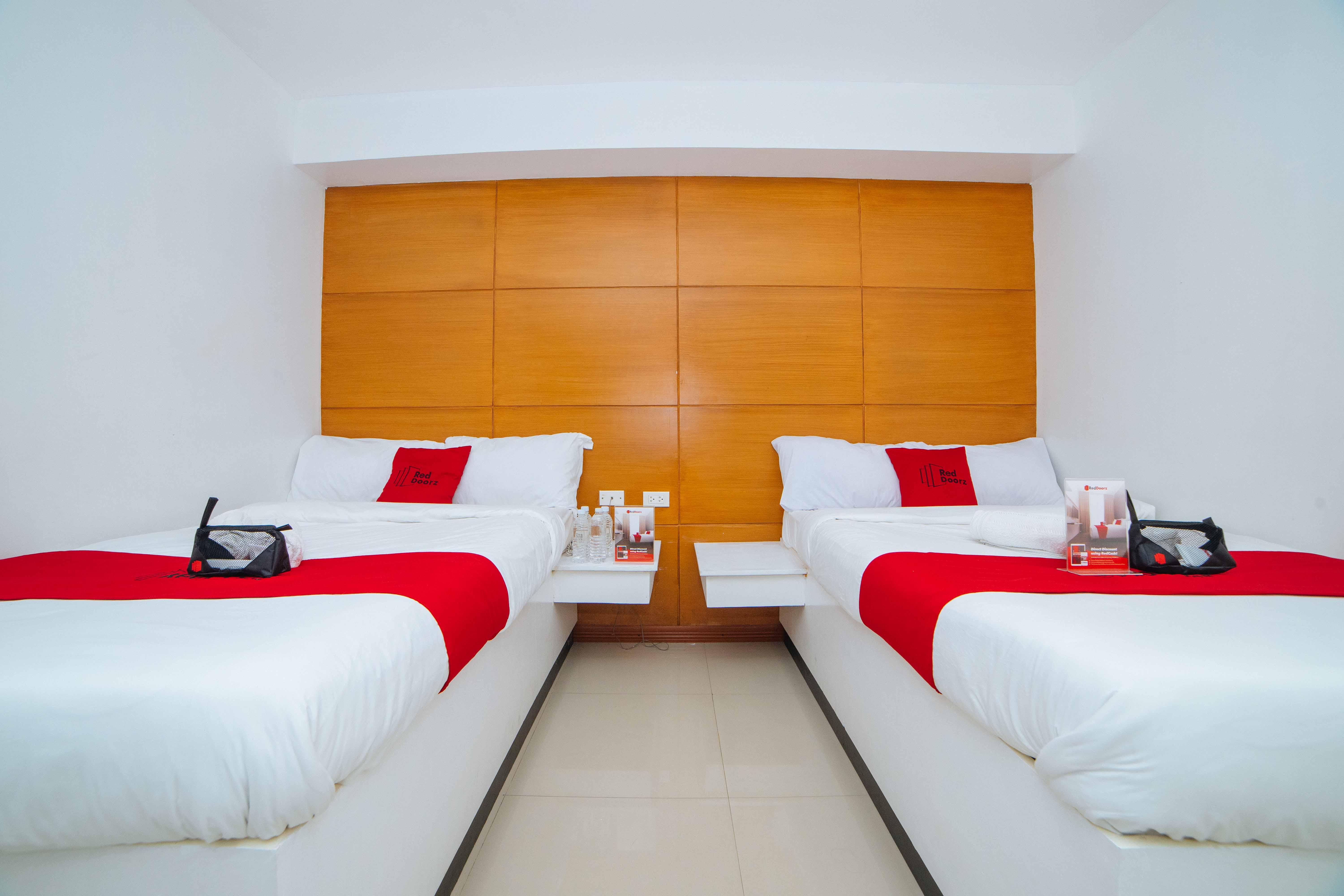 Hotel RedDoorz near Bambang Station Manila Exterior foto