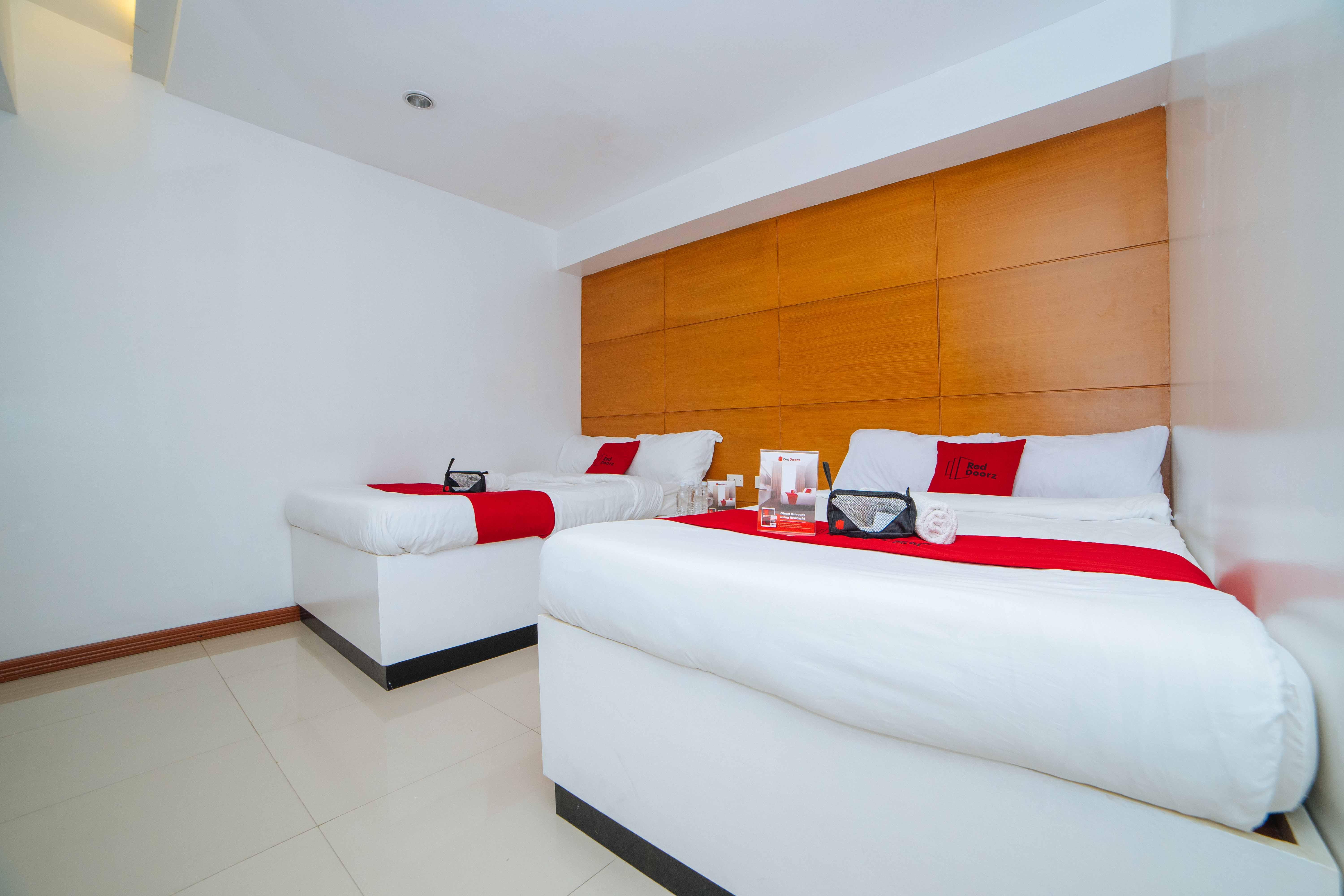 Hotel RedDoorz near Bambang Station Manila Exterior foto