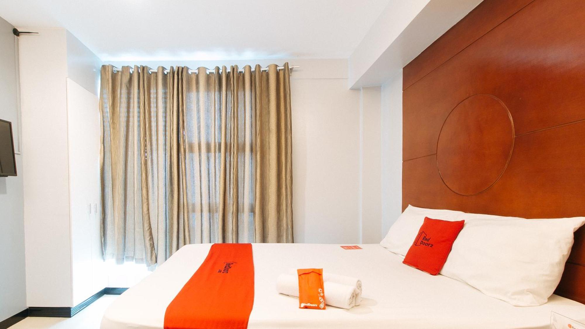 Hotel RedDoorz near Bambang Station Manila Exterior foto