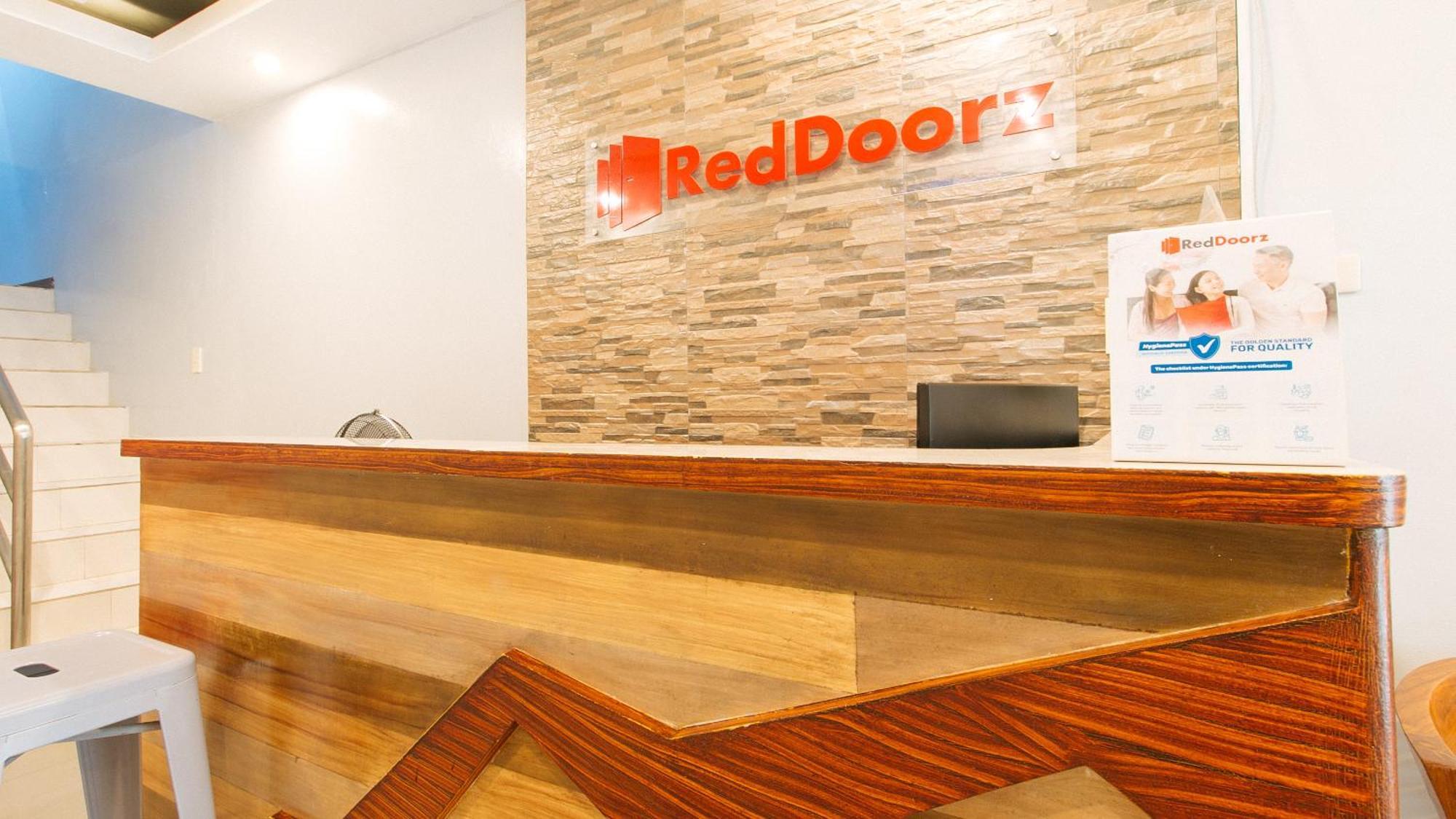 Hotel RedDoorz near Bambang Station Manila Exterior foto