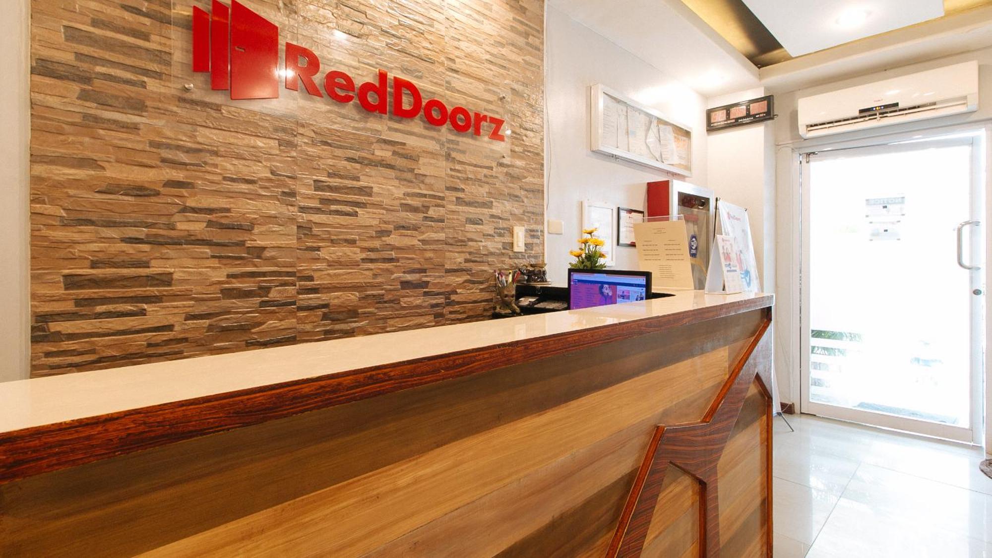 Hotel RedDoorz near Bambang Station Manila Exterior foto
